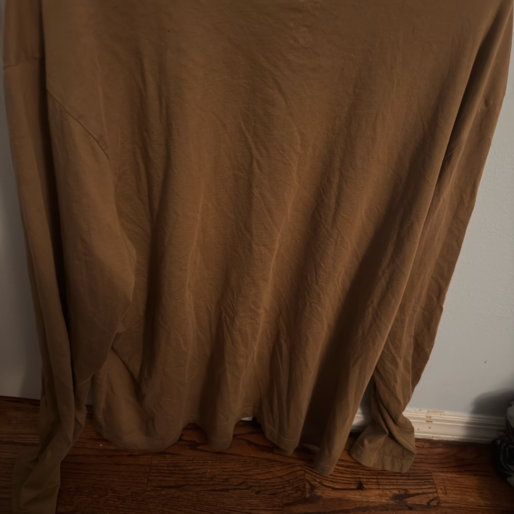 Banana Republic Men's Short Sleeve Tan Tee - Picture 2 of 3